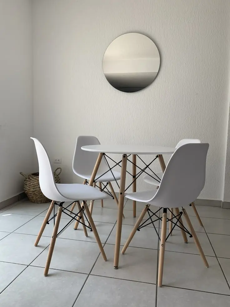 Combo Mesa Eames 100cm Blanco + 4 Sillas Eames Blanco