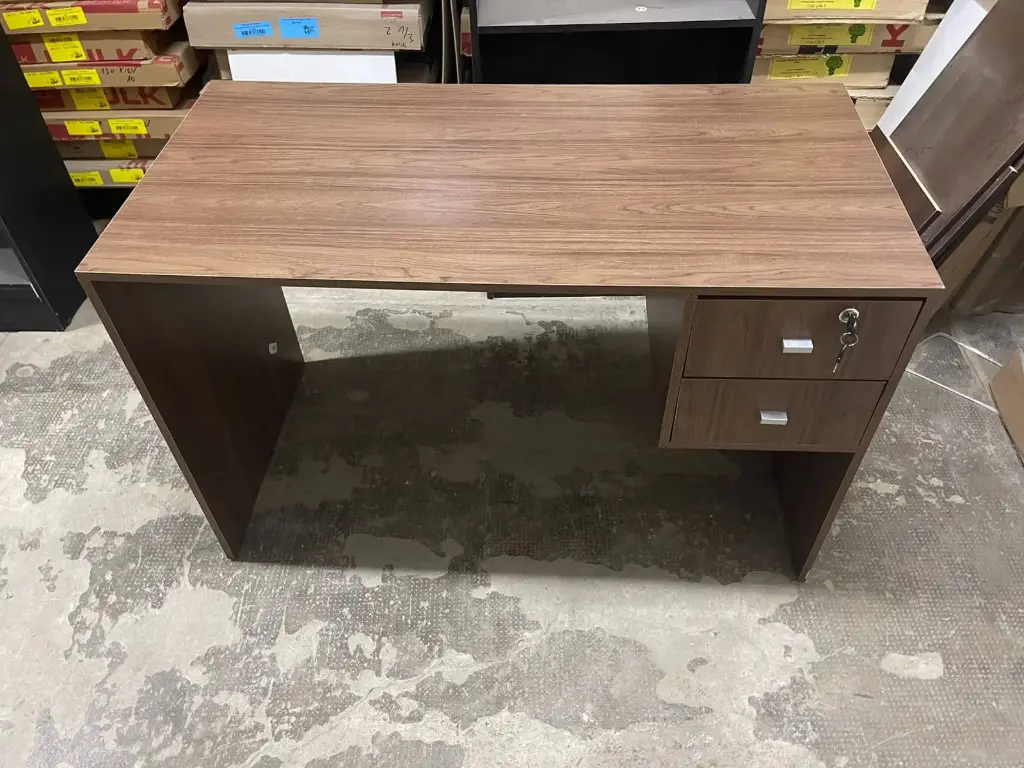 Escritorio con llave Marron