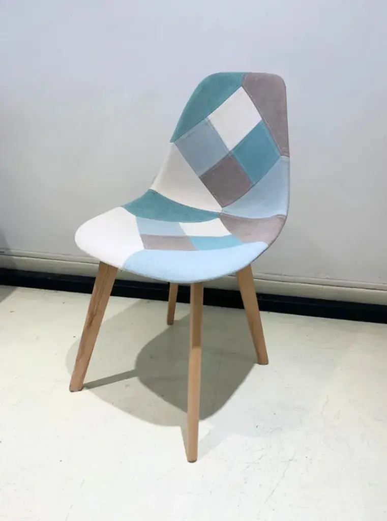 Silllas Eames Tulip patchwork Azul