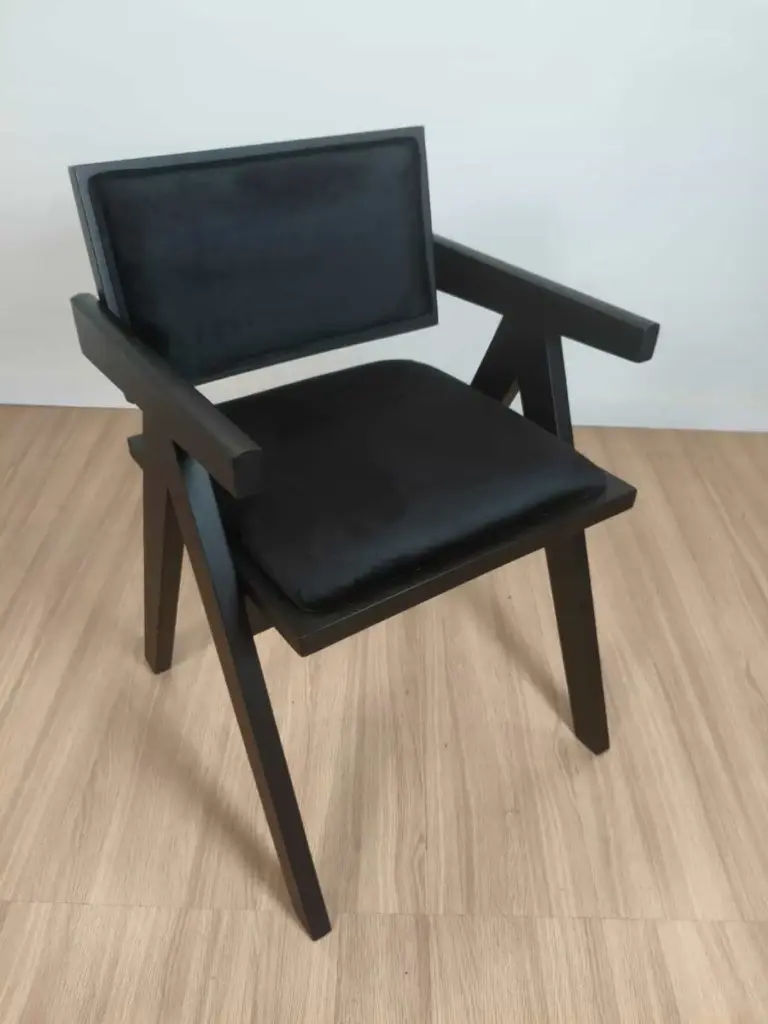Silla Jeanneret Pana Negro